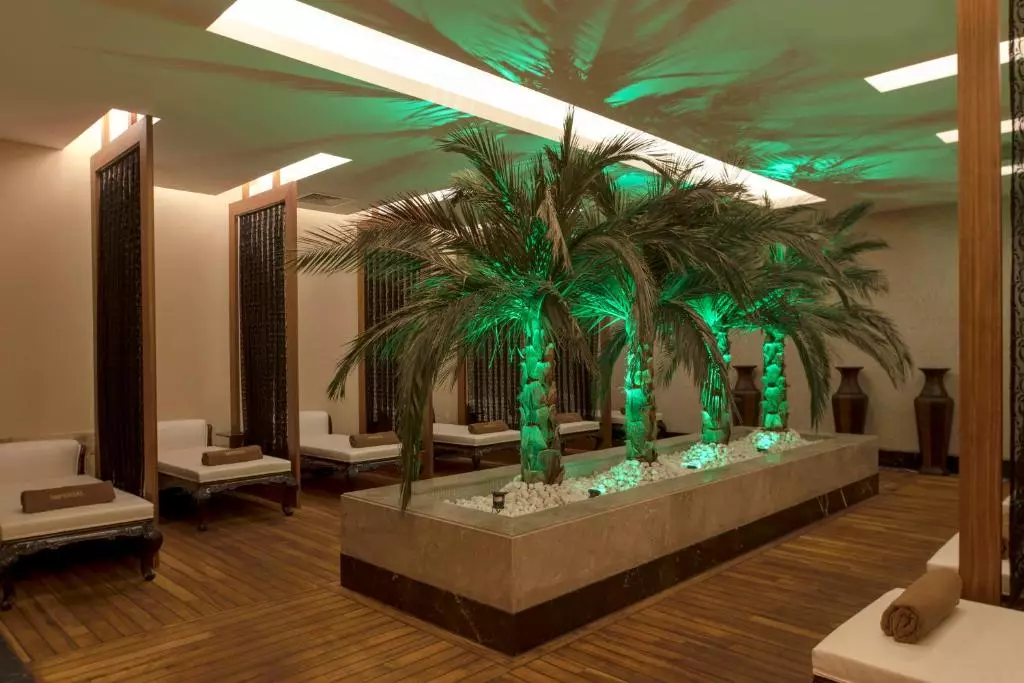 DELPHIN IMPERIAL